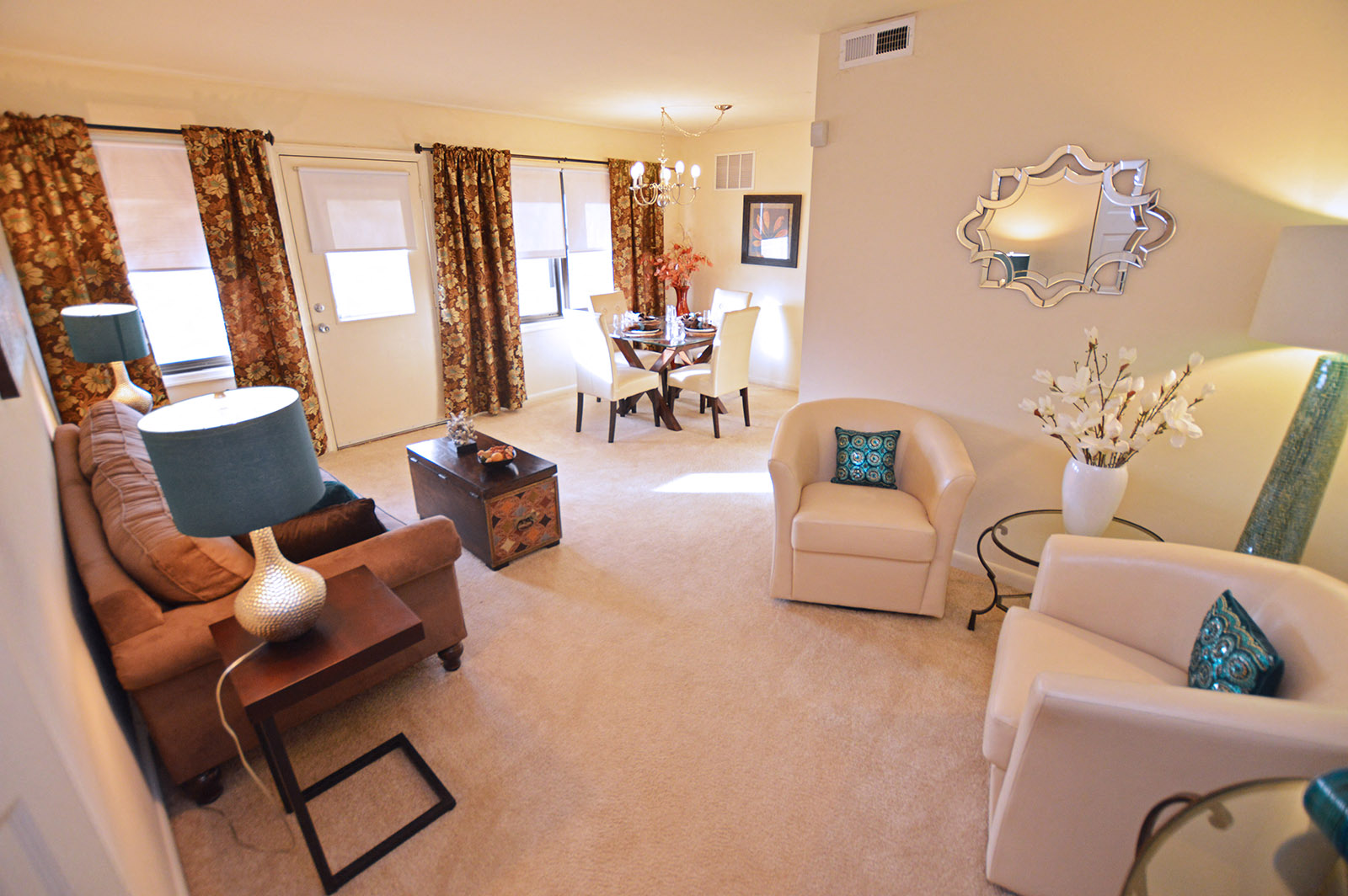 Living Room Overview at Hillendale Gate Apartments, Maryland, 21234